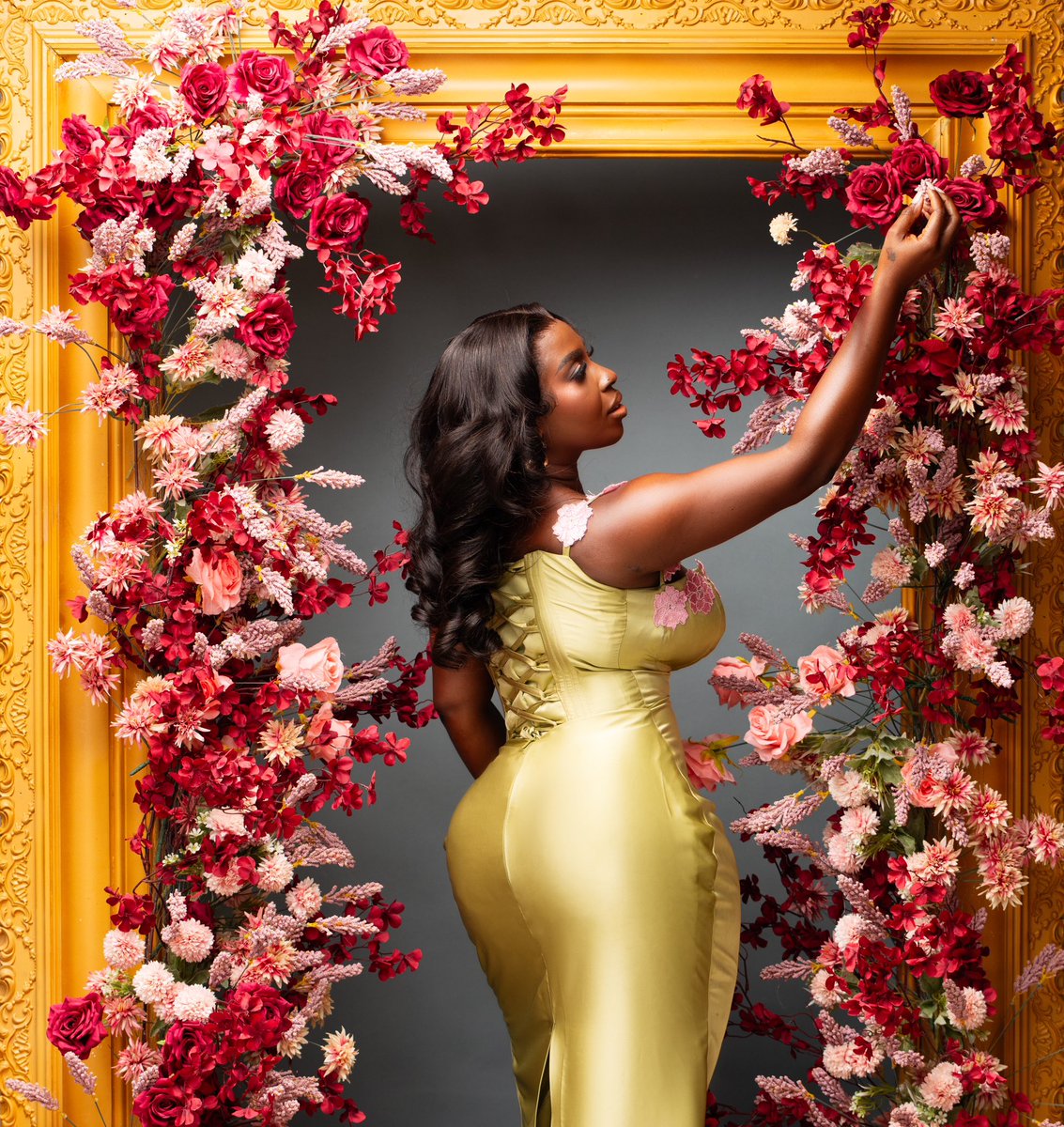 Rene_noire's tweet photo. If you’re wondering what it’s like to be 40 and phenomenally gorgeous. This is it 🥰 

Happy birthday to me. I love me. https://t.co/LXUltAgBbt