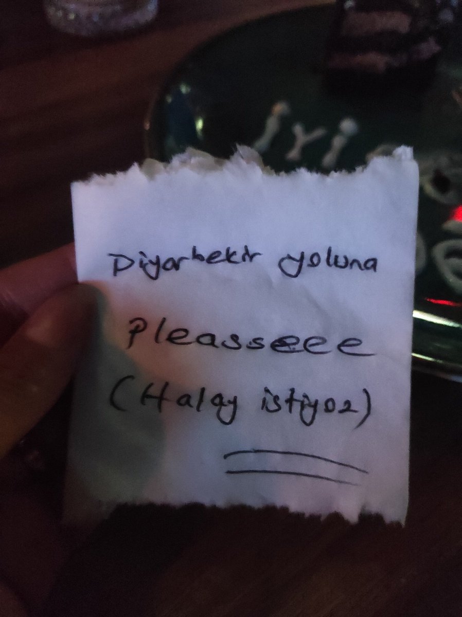 Her yerde kendini belli eden yakın arkadaş <a href="/remziye_cmz/">Remziye</a>