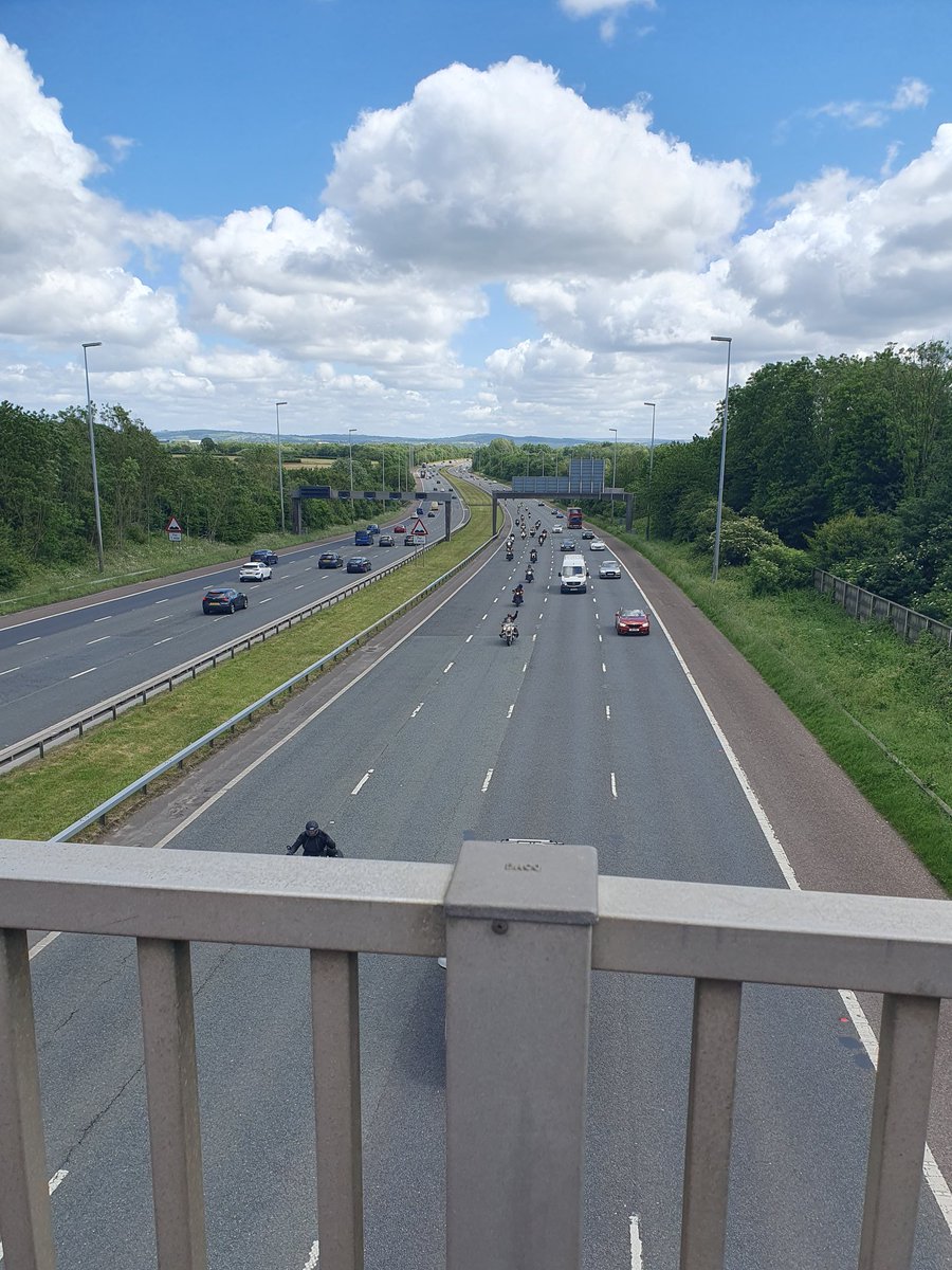 15mins since first group and they are still coming #Daveday