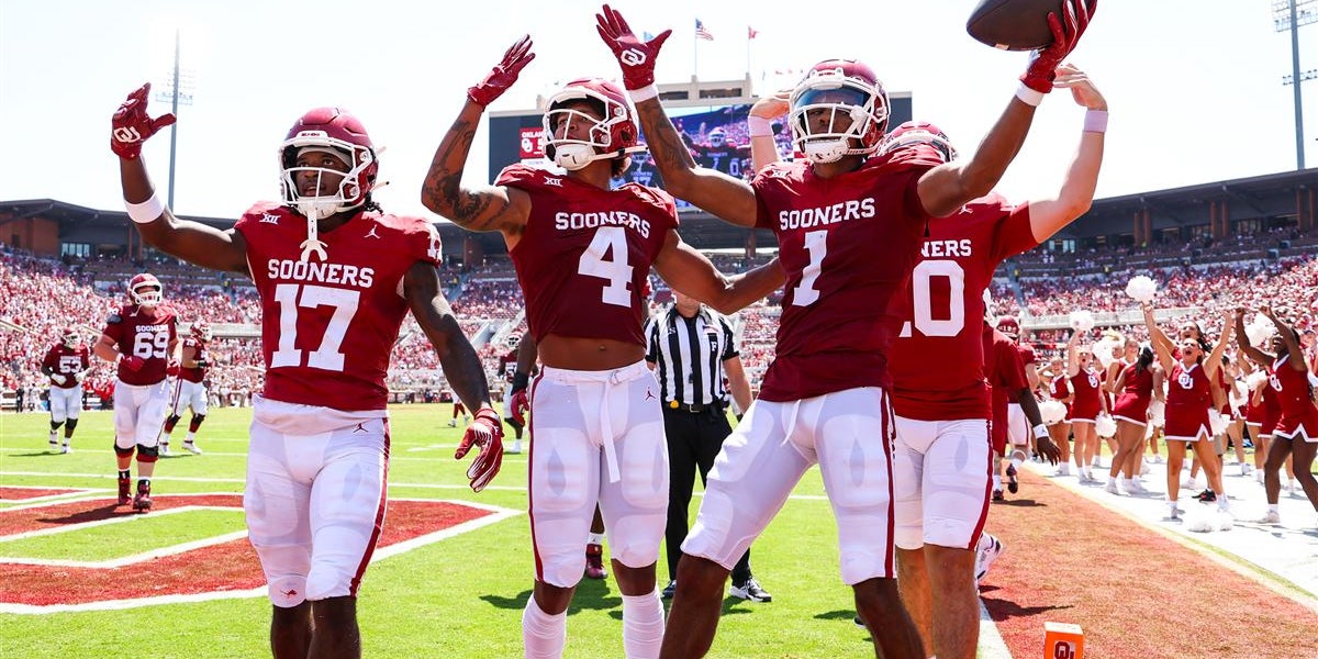 SoonersFandom's tweet image. Oklahoma enters SEC with top-10 wide receiver room in college football, per PFF 𝗦𝗶𝗴𝗻 𝘂𝗽 𝗳𝗼𝗿 𝗳𝗿𝗲𝗲 𝗦𝗼𝗼𝗻𝗲𝗿𝘀 𝗙𝗮𝗻𝗱𝗼𝗺 𝗻𝗲𝘄𝘀𝗹𝗲𝘁𝘁𝗲𝗿 𝗮𝘁 rfr.bz/tlk7htl #oklahomasooners #sooners #oklahomafootball #soonersfootball rfr.bz/tlk7htk