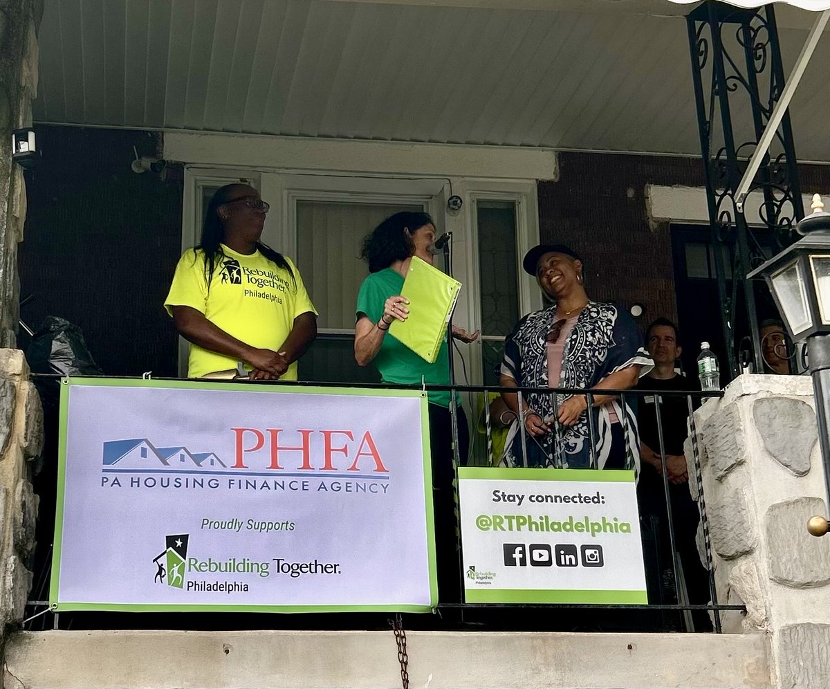 GREAT things happen in Philly with friends and partners like ⁦⁦<a href="/4TiffanyAWilson/">Tiffany A. Wilson</a>⁩ of ⁦<a href="/SenatorHughes/">Senator Hughes</a>⁩ office &amp; Nakia Parker of ⁦<a href="/PHFAtweets/">PA Housing Finance Agency</a>⁩. With their support, ⁦<a href="/RTPhiladelphia/">Rebuilding Together Philadelphia</a>⁩ is finishing up repairs on 40 houses in Strawberry Mansion! #BlockBuild