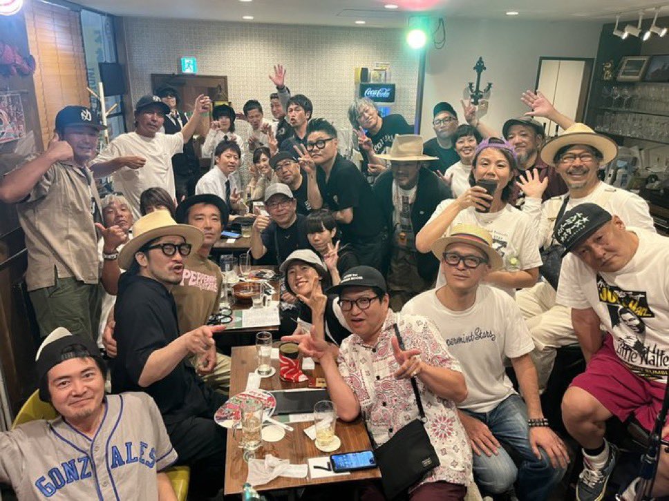 ta2ya67's tweet photo. 今宵はこちら🤘
HILLBILLY KATS JAMBOREE VOL.11
30人キャパのフロアライブ、ファミリー感があって楽しかった〜😄
#catmojo #peppermintstars #松田chabe岳ニ https://t.co/ymSwP2IDAM