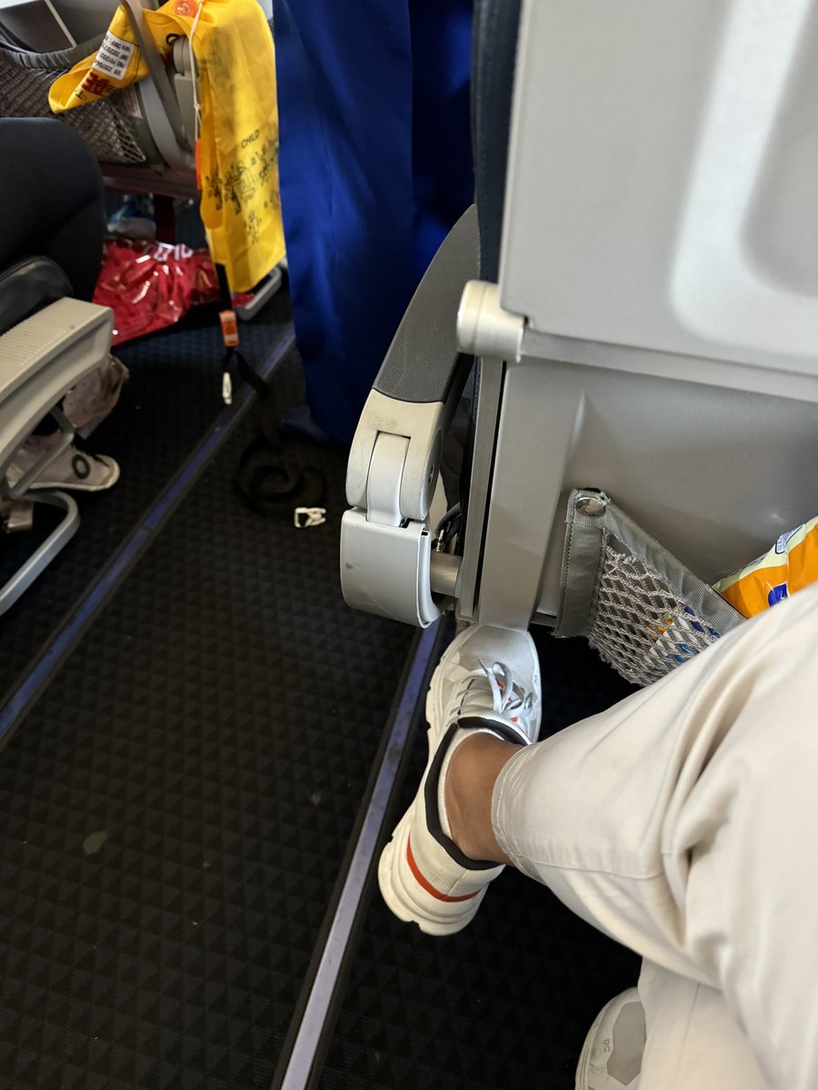 Atina üzerinden Aktaramalı olarak  sabah 02:00 de istanbul a varacagım pazar gunu  ilk iş olarak Fenerbahce stadina gidip Oyumu #Alikoc ve yönetimi lehine  kullanacağım.