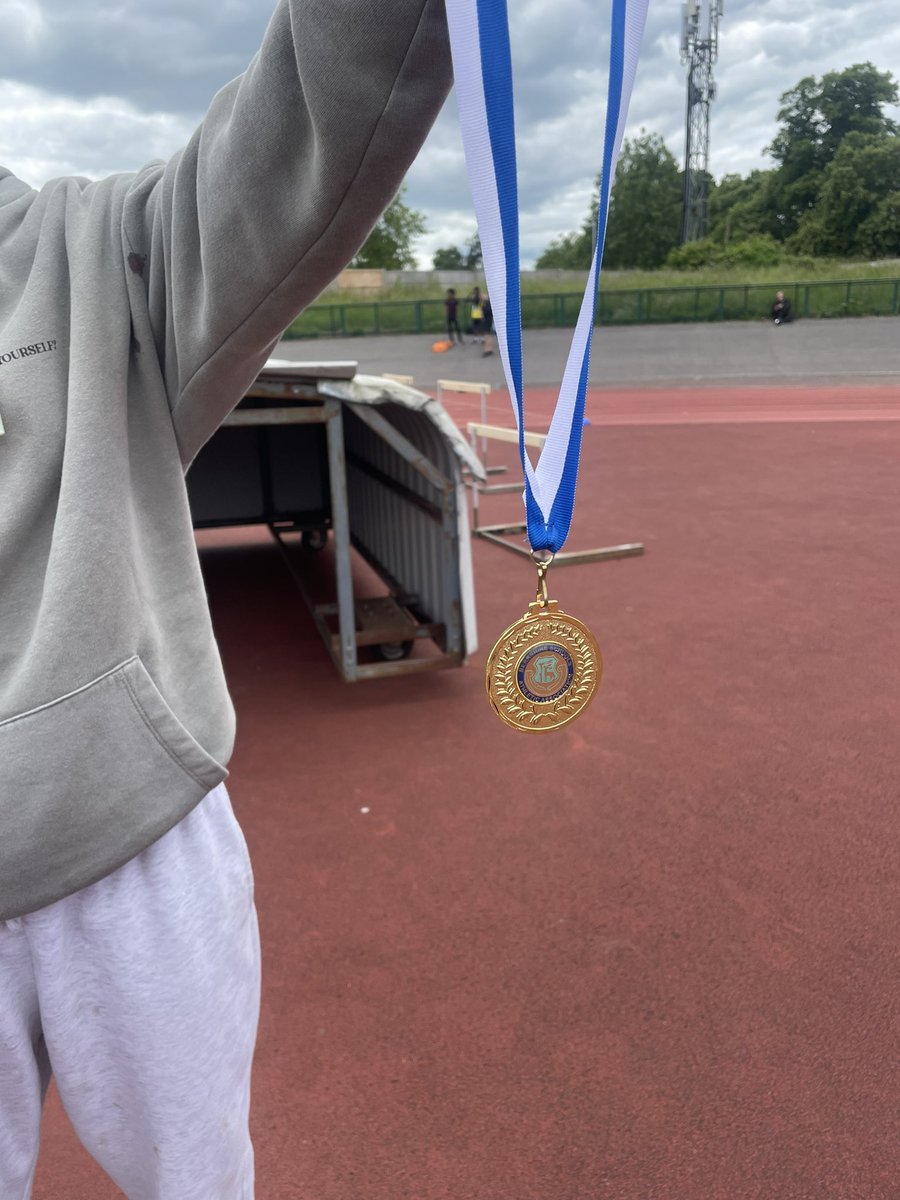Soreya came first in the girls 100m at the County Athletics today!

She wasn’t overly keen on having her photo taken however, she was happy to share a picture of her winning medal!

Well done Soreya!!

#ambition