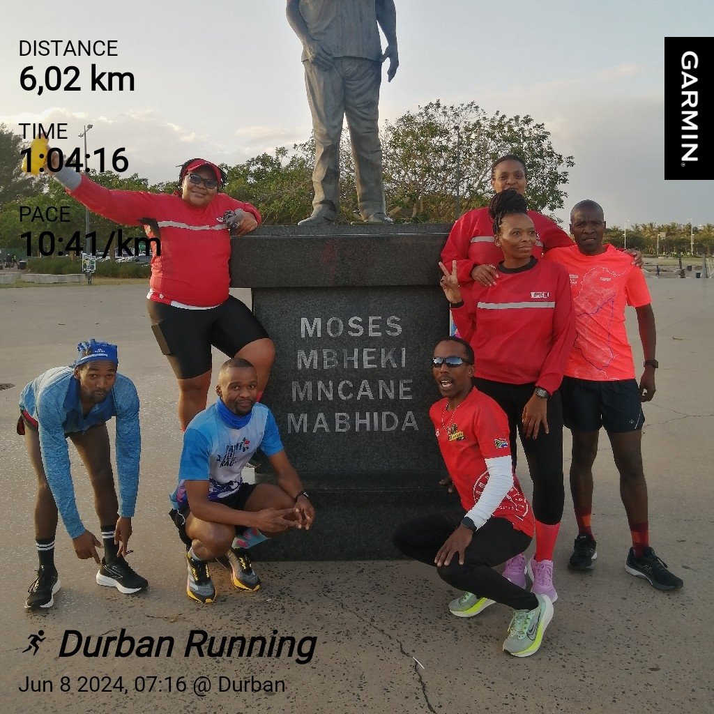 TitaMcunukelwa's tweet image. 6km shake out run done 🙂

met my babe  @nonzaphangela ❤️

and finally met @CaThiii_M ❤️

#ShakeoutRun
#IPaintedMyRun
#FetchYourBody2024
#TheStreetsAreCalling
#RunningWithTumiSole