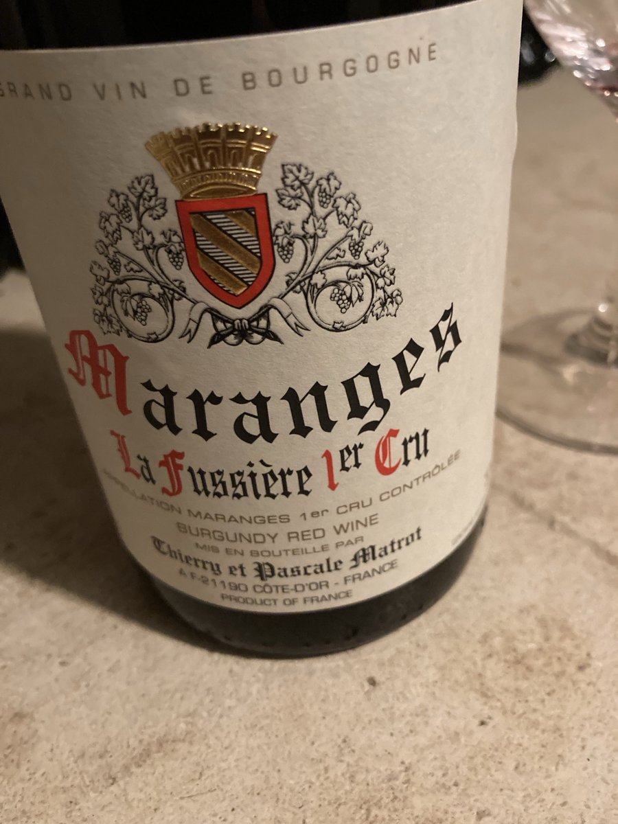 DoliverosDaniel's tweet photo. As usual,a superlative tasting of 22’s Blanc &amp; rouge #DomaineMatrot but this delightful #Maranges 1erCru #LaFussiere caught my eye,bright ruby color,w/plentiful/seductive aromas of kirsch,chambord,orange zest,mint &amp; a kiss of cedar,not a big boy but simply irresistible,wait 5yrs. https://t.co/g3vD3hU7Yi