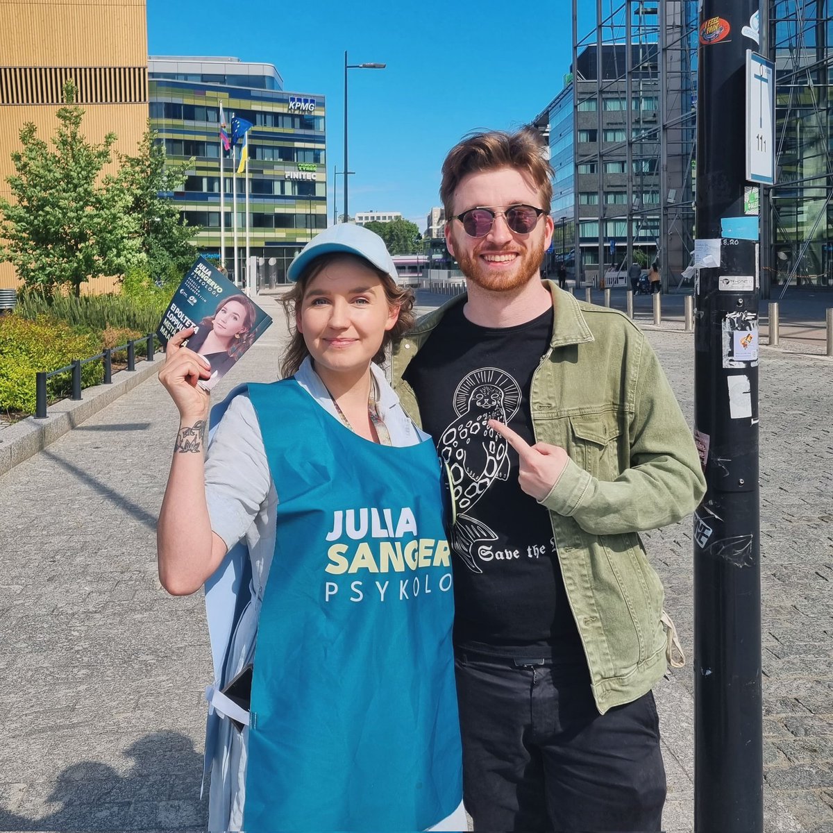 Kehotan äänestämään <a href="/juliasangervo/">Julia Sangervo</a>'a sunnuntain eurovaaleissa! 🇪🇺

Uuden sukupolven vihreä, joka on johdonmukaisesti ihmisoikeuksien ja luonnon puolella, ja ajaa juuri sellaista inhimillistä mielenterveys- ja päihdepolitiikkaa, jota tarvitsemme.

Käykää äänestämässä!
💚🇪🇺✊️