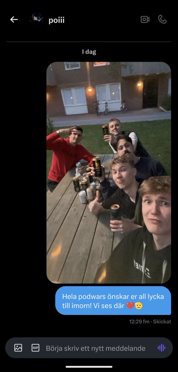 Podwars_'s tweet image. Nu är det dags för Kvartsfinal i @subzeroegames 
Idag spelar vi på scen och möter @Lilmixgg 
Vår aning är att lilmix kollade demo igår medans vi förberedde oss med ÖL! #PodPlow #Podwars