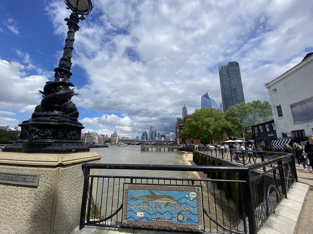 Live from London #londonlife #saturdayvibes #southbankinthesunshine 😎