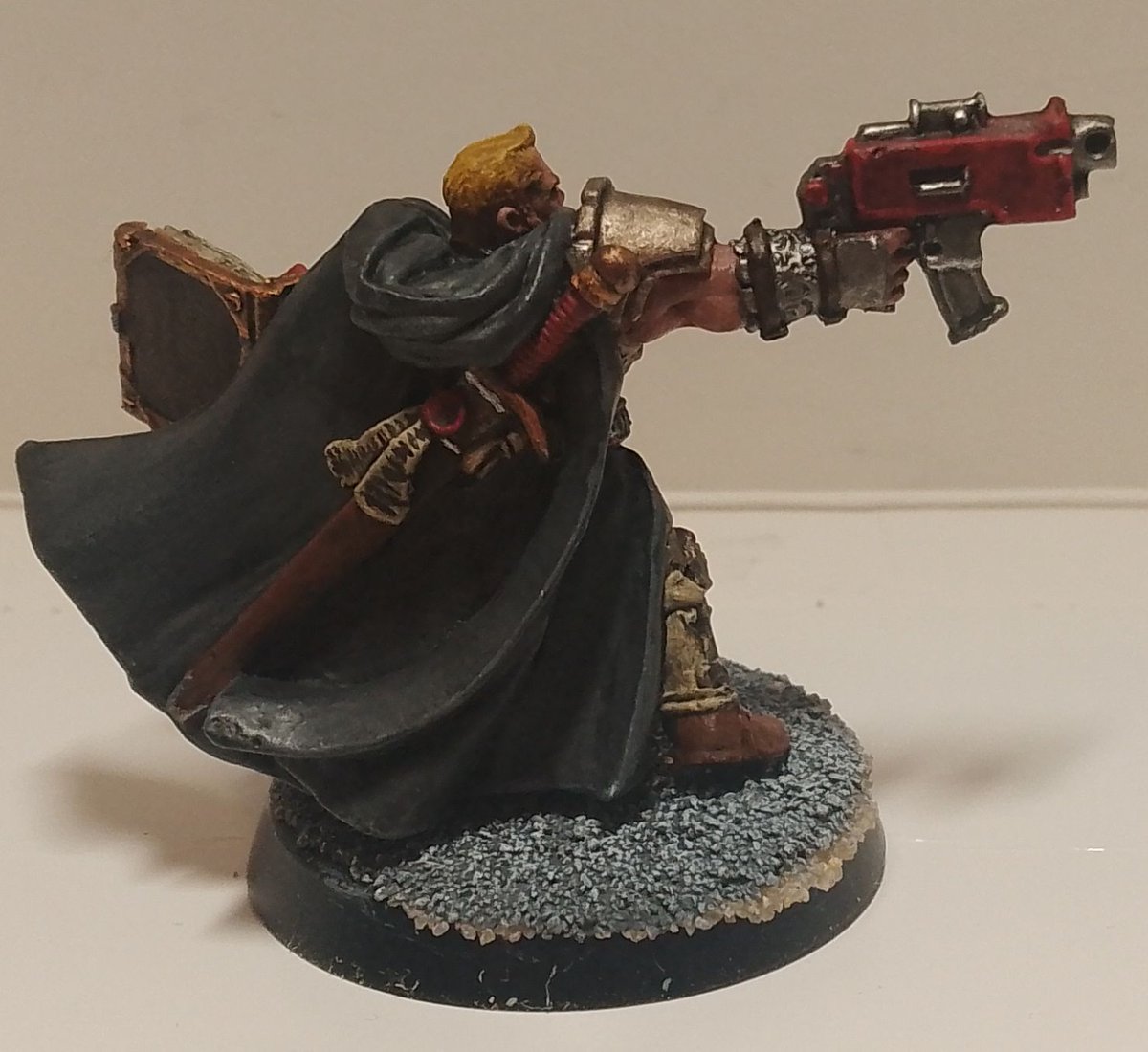 Those two are part of the Ordo Hereticus.

#Warhammer40k