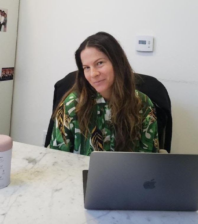 Sereen_Sara's tweet photo. Ashlee #Margolis, founder of the Beverly Hills firm The A List, stirred outrage after she sent an email telling staffers that they should refrain from working with anyone who is “posting against #Israel.”
#IsraeliNewNazism #StopArmingIsrael #GazaGenocide #Gaza #USA #Palestine https://t.co/2anxFXI6Ff