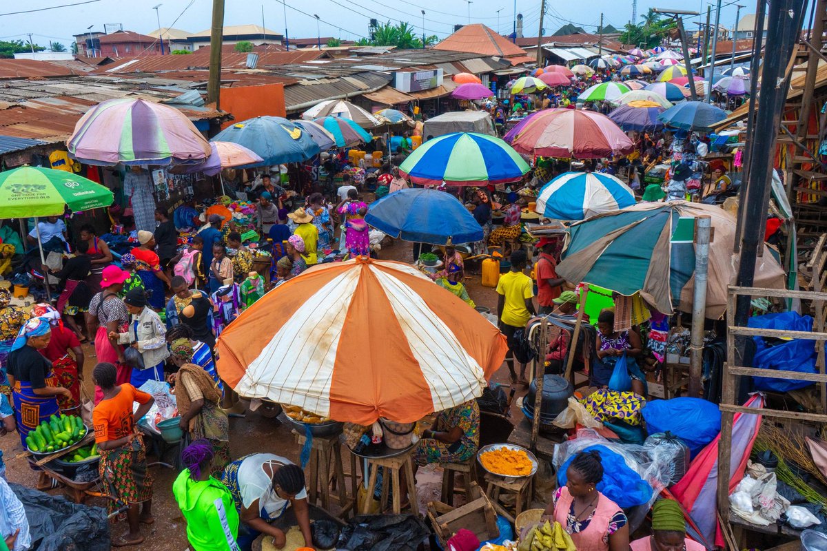 KIsenaibe's tweet photo. Asue Ighodalo Team Storms Ojeuromi Market in Uromi, Esan North East, Edo State for Market Campaign #AsueIghodalo2024 #AsueOgie2024 #EGoDoAm https://t.co/7KQftGBKqG