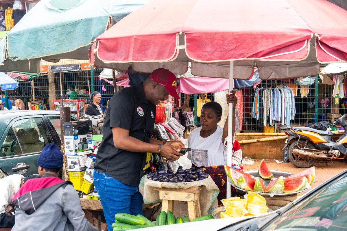 KIsenaibe's tweet photo. Asue Ighodalo Team Storms Ojeuromi Market in Uromi, Esan North East, Edo State for Market Campaign #AsueIghodalo2024 #AsueOgie2024 #EGoDoAm https://t.co/7KQftGBKqG