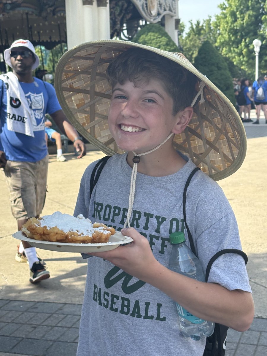 JenCalendrillo's tweet image. Bus 2 + Group 1 = fun trip! Congrats, 8th graders! ⁦@WPSEisenhower⁩