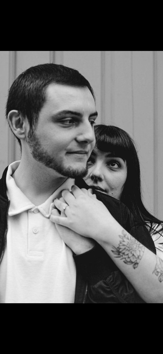 MarieMembre's tweet photo. Séance engagement ❤️💍 https://t.co/FRXTIwOHK1