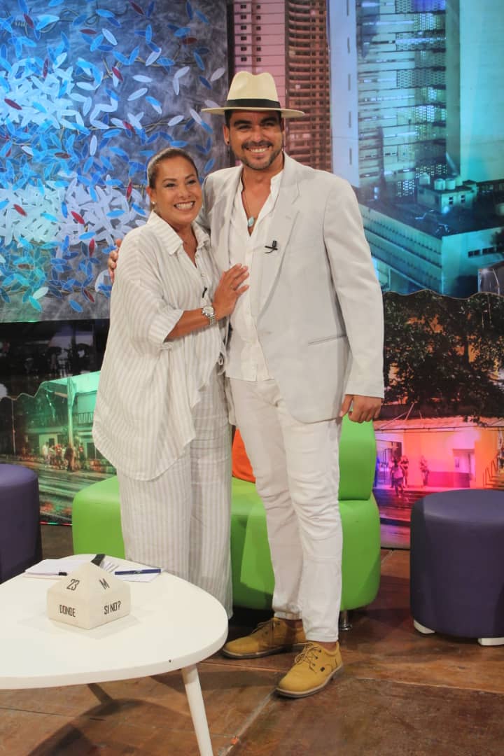 ahsjovenescuba's tweet photo. 📺 #AHSEnTV
Éste sábado en el programa #23yM , estará como invitado Yosander Estevez,director del Septeto Agranel, por @cvdetodos a las 6:30pm.
👥La agrupación mereció el #PremioCubadisco2024 con el 📀Aderezo,categoría Opera Prima, y la #BecadeCreaciónIgnacioVilla2023, #AHSCuba. https://t.co/3h51k0AfqS