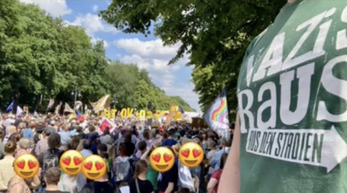 Kommt mal her, ist schön hier! 🤗☀️🏳️‍🌈 #handinhand #b0608 #wirsindmehr