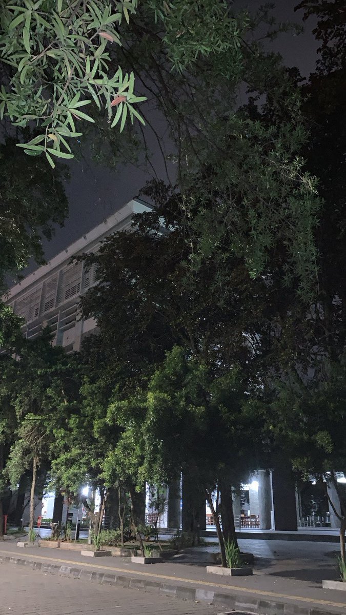 platabhere's tweet photo. clue nya di ugm HAHA/ #gayjogja https://t.co/eHeZUDSJMY