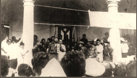 Un día como hoy, hace 65 años #Fidel visita la entonces Isla de Pinos, hoy #IslaDeLaJuventud  en aquella ocasión  expresó "Por fin, Isla de Pinos puede comenzar una historia nueva, una historia enteramente cubana #SentirPinero #PorUn26EnEl24 #CubaViveEnSuHistoría #PoderPopular