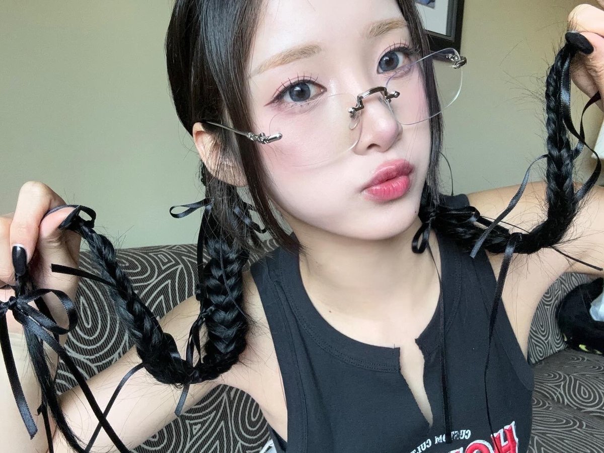 RBW_PURPLEKISS's tweet photo. [#유키]
おやすみんみんぜみ https://t.co/TyEek1BE7g