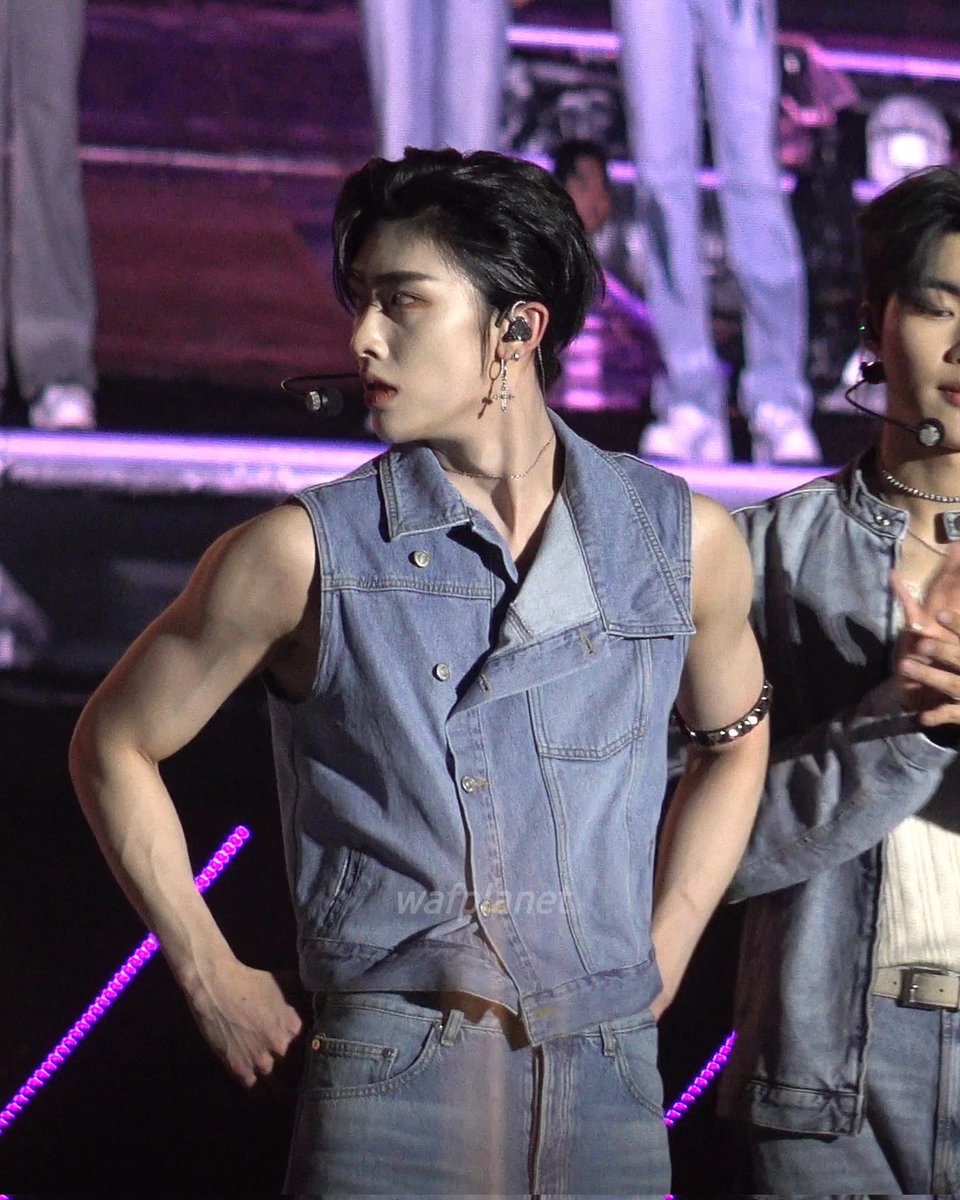 BRRROOOOOOOO

#RICKY #리키 #沈泉锐 #ZB1 #ZEROBASEONE #제로베이스원