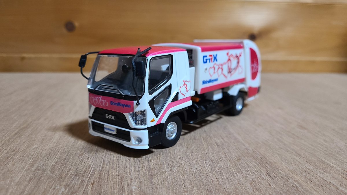 ⭐️非売品⭐️ShinMaywa G-RX 1:43 スケールモデル 先日購入した新明和G-RXの1/43スケールモデルカー さすがメーカーの