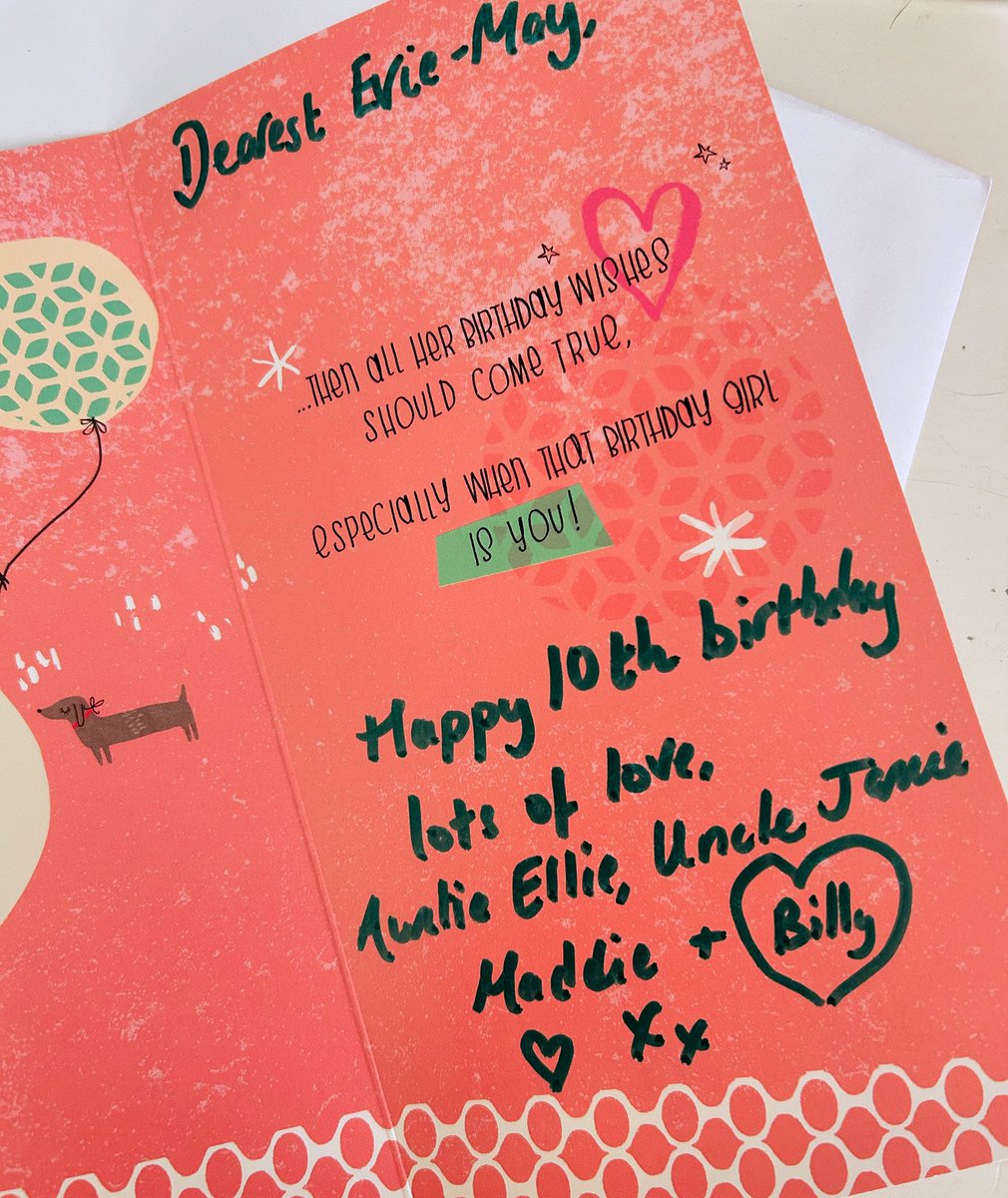 Ellie Lexie tweet media