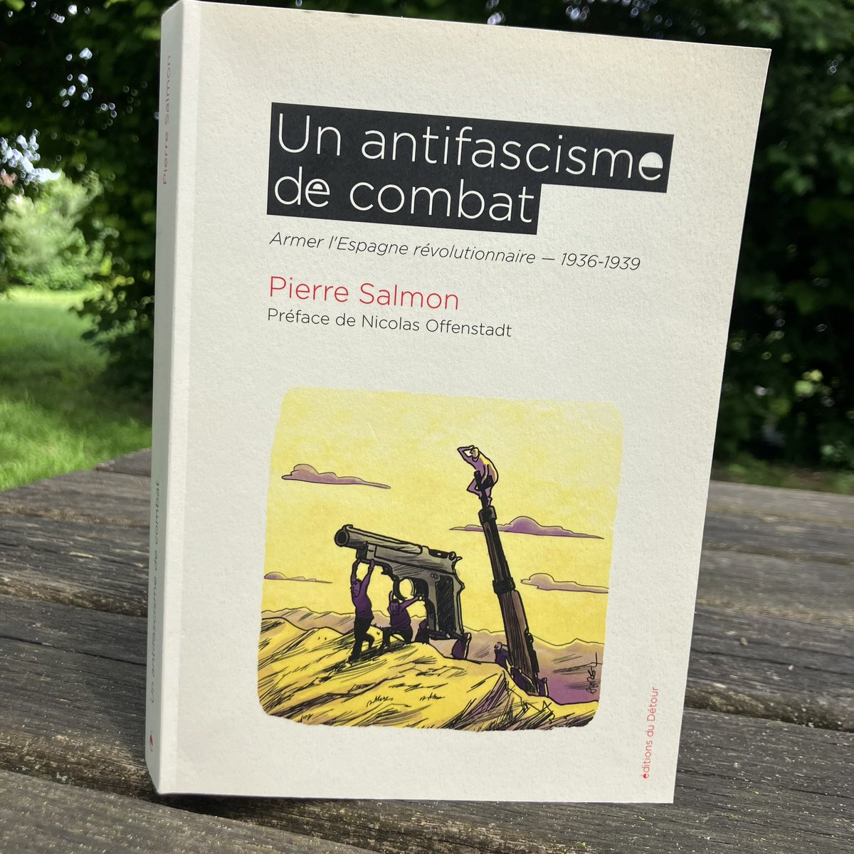 Lecture du week-end. Un ouvrage publié par <a href="/DuDetour/">Éditions du Détour</a>