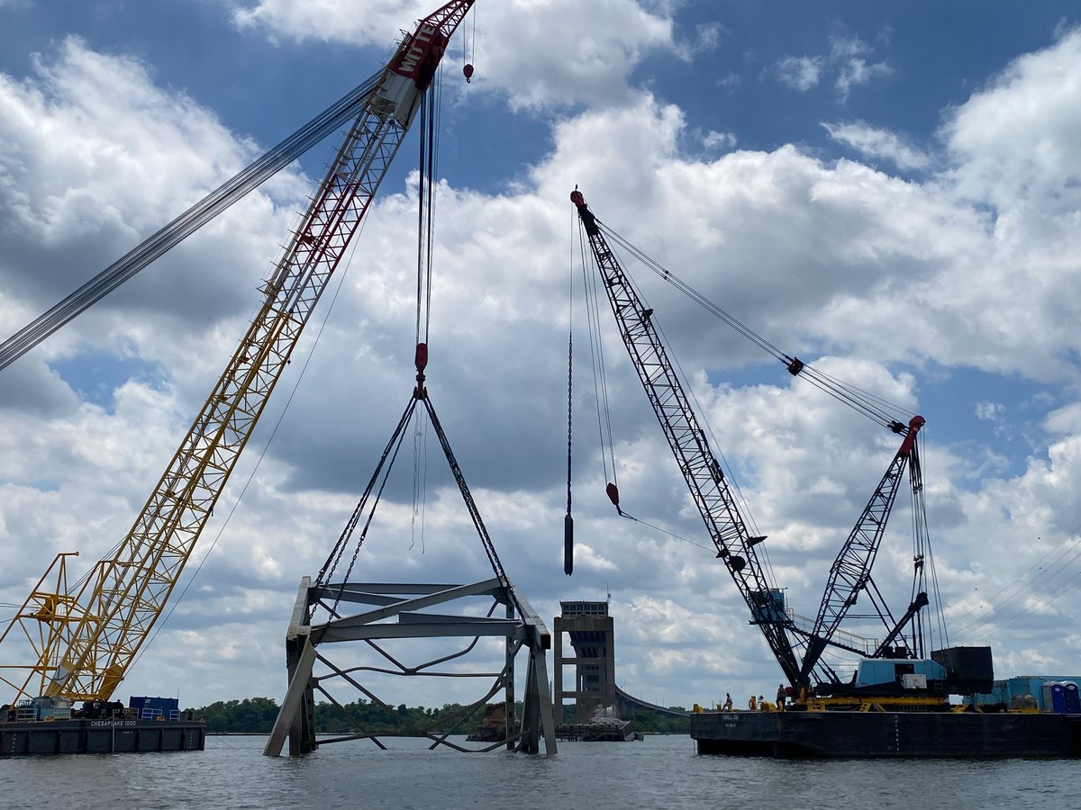 MarylandDOT's tweet image. Salvage crews removed this 420-ton steel truss of the Key Bridge from the Patapsco River earlier this week.
Unified Command projects the full channel will reopen soon.
@TheMDTA @Portofbalt @USCG @USNAVY @USACEBaltimore
#KeyBridge #KeyBridgeNews