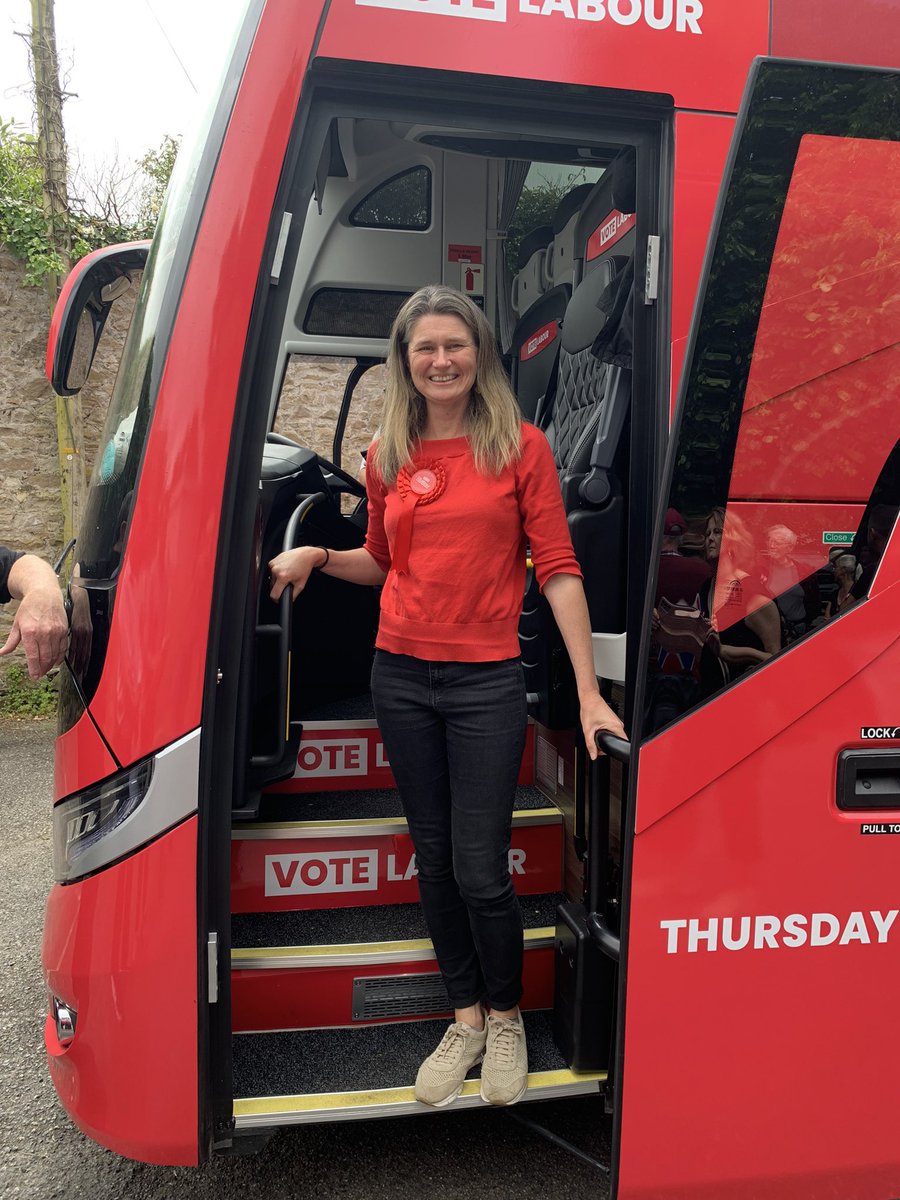 The <a href="/UKLabour/">The Labour Party</a> #battlebus comes to #Cornwall with <a href="/DavidLammy/">David Lammy</a>