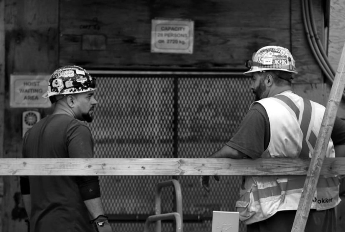 b_wpics1204's tweet photo. June 7th 2024
Construction Workers
©️ stephen uhraney photo
@FRAMSlokker 
#brightwater

#photography #photographer
#documentaryphotographer
#construction #monochrome
#blackandwhitephotography
#buildingcommunities #everydaylife #stories #trades #liuna183 #liuna https://t.co/PNhId9poJU
