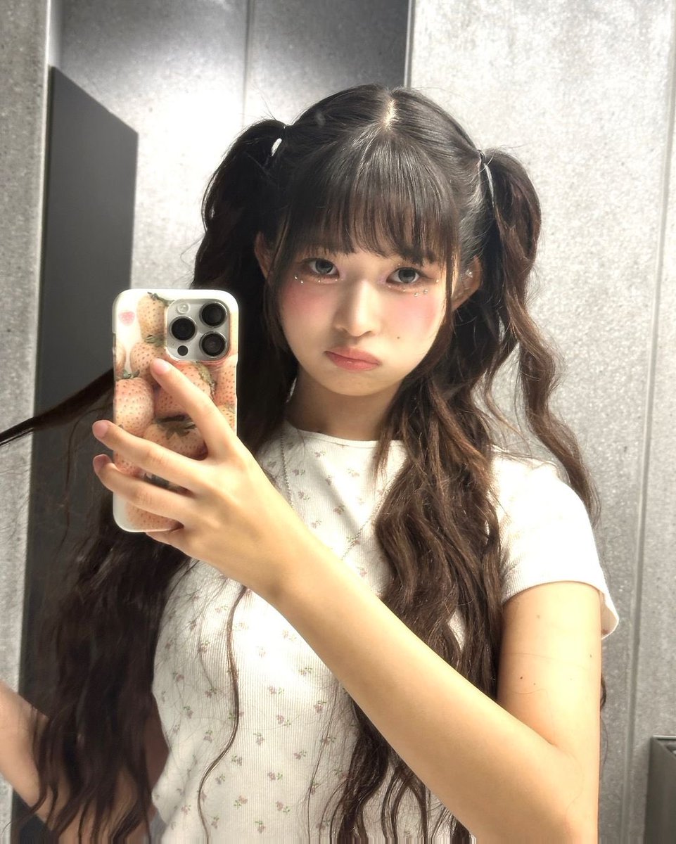 rei instagram update 🎀🖤