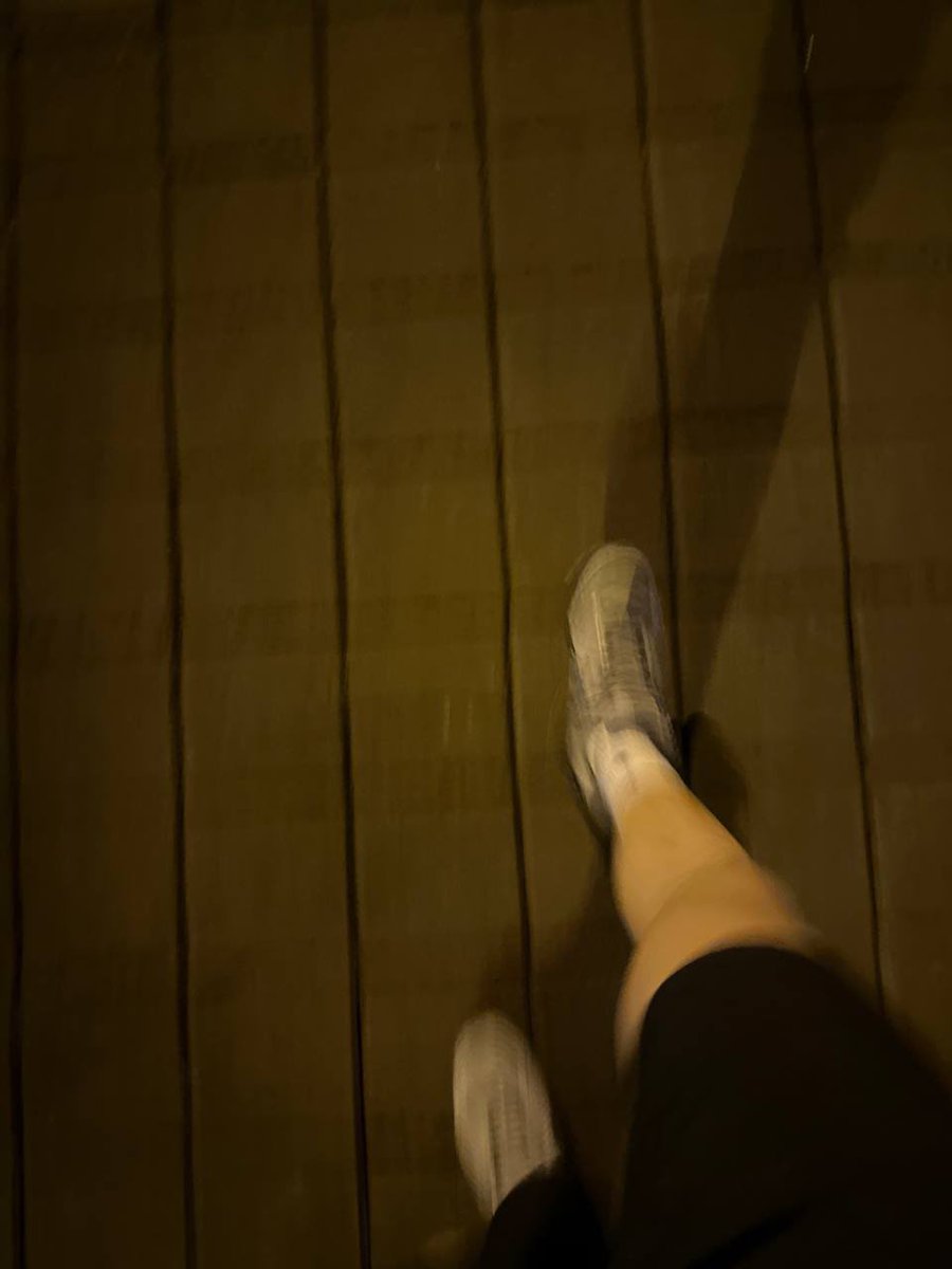 練腿+打球 ，剛跑1km痛到不行..

恩 還是回家睡覺🥲