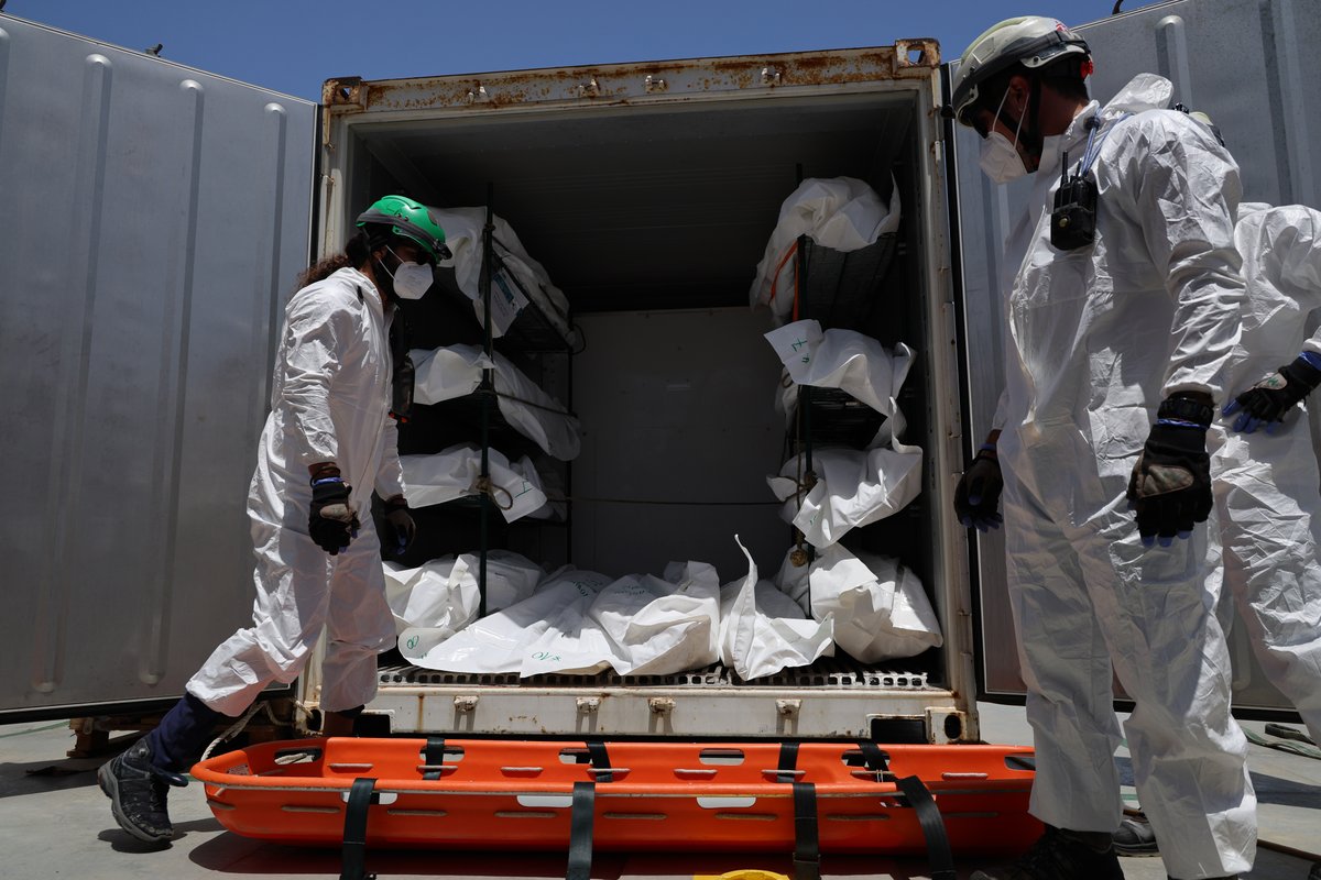 MSF_Sea's tweet photo. 🟠UPDATE
The 11 bodies recovered from the #sea yesterday were transferred to a @guardiacostiera vessel near #Lampedusa, after instructions from the #Italian authorities.

#GeoBarents resumed navigation towards the distant port of #Genova to disembark the 165 survivors onboard. https://t.co/UPVD3t8FVw