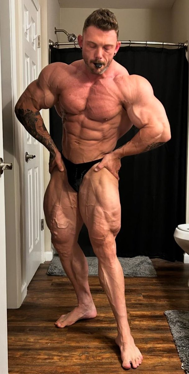 MuscleJacking's tweet photo. Nathan Epler 🇺🇸 is looking real good. https://t.co/TlaUIwy4iY