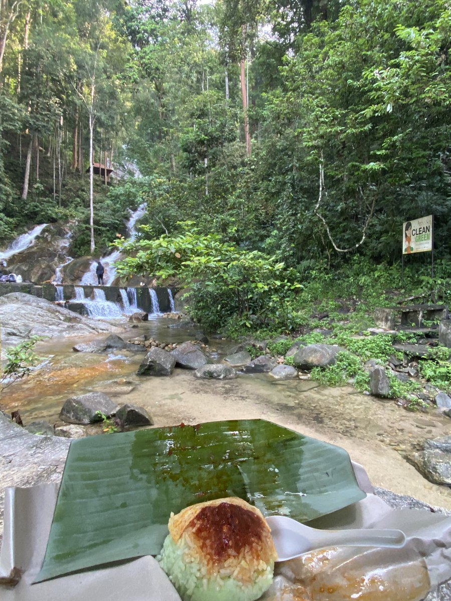 fifydiyxna's tweet photo. therapy ☕️🌊 https://t.co/fNVrt3916l