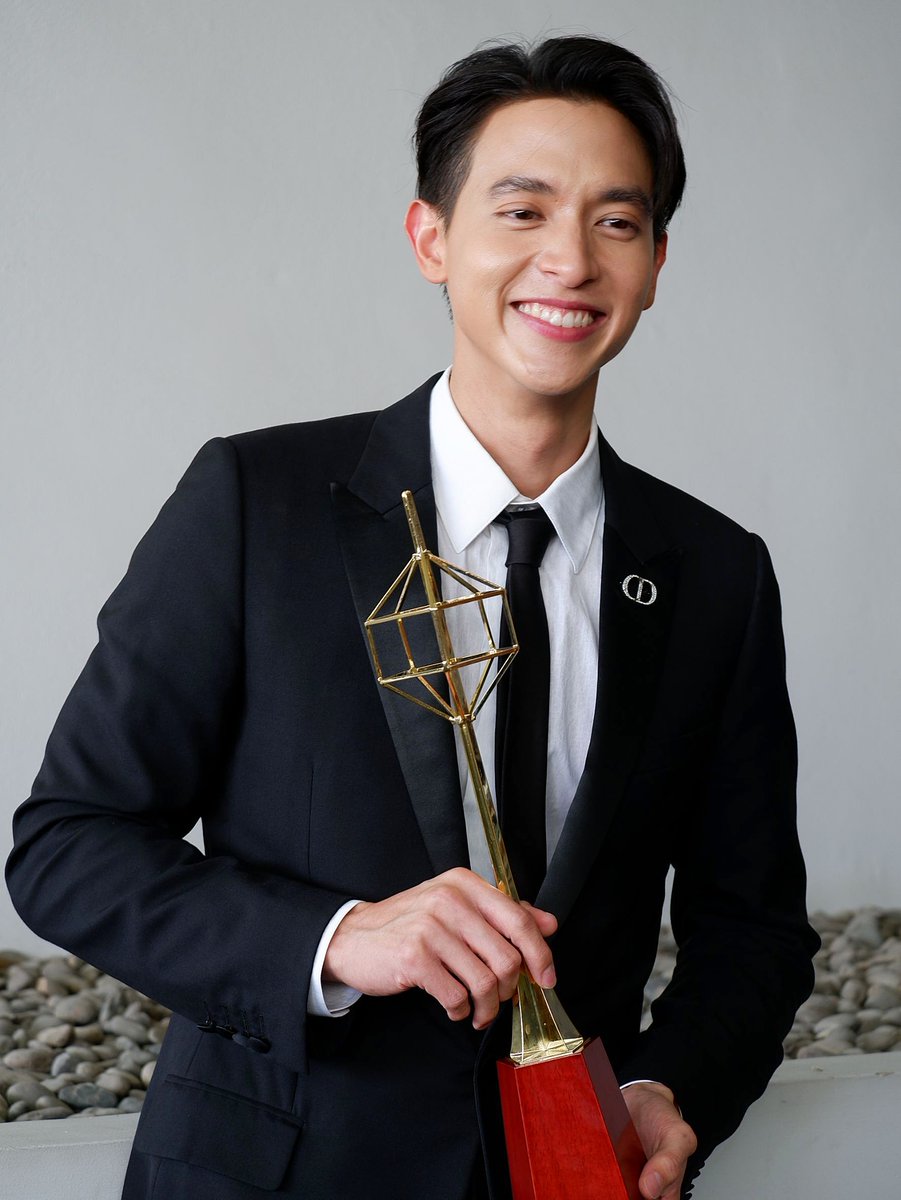 Clubjamesji's tweet photo. ☺️❤️
งานโทรทัศน์ทองคำ ครั้งที่ 38
#มาตาลดา
#เจมส์จิรายุ #เจมส์จิ 
#jamesjirayu 
#clubjamesji https://t.co/ktXA63UKaf
