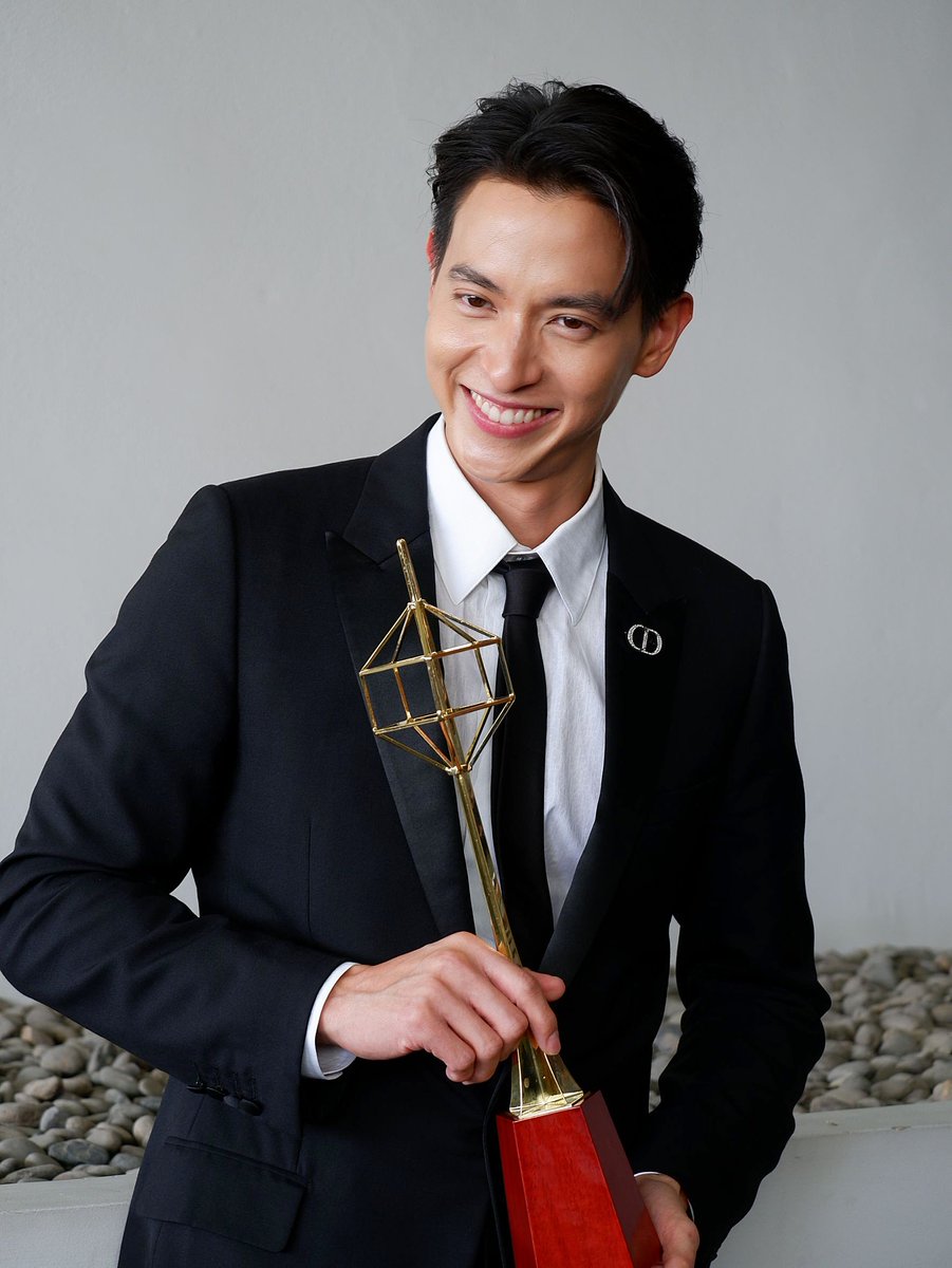Clubjamesji's tweet photo. ☺️❤️
งานโทรทัศน์ทองคำ ครั้งที่ 38
#มาตาลดา
#เจมส์จิรายุ #เจมส์จิ 
#jamesjirayu 
#clubjamesji https://t.co/ktXA63UKaf