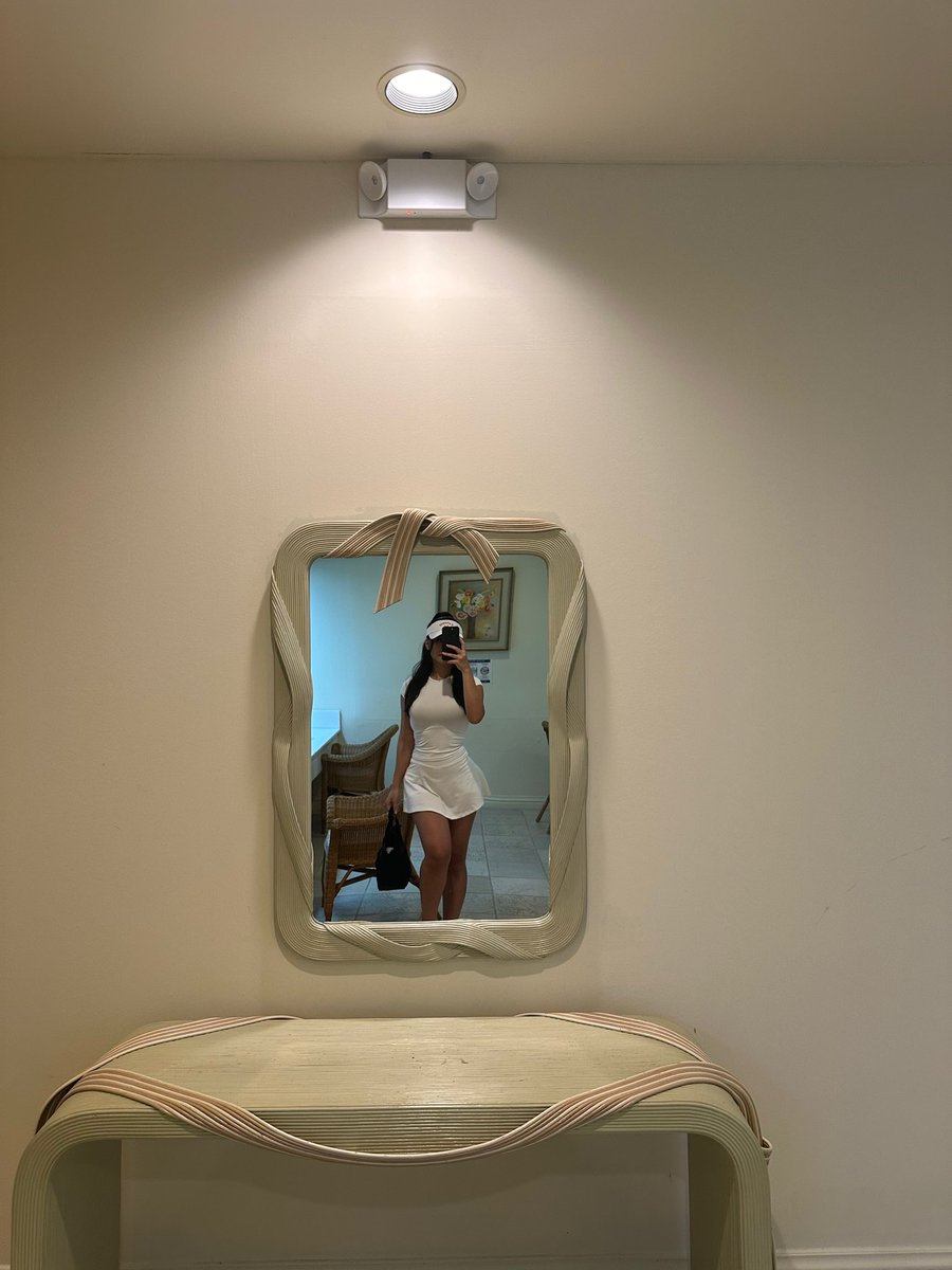ofmiohonda's tweet photo. mirror selfie https://t.co/XMQQfu7ohD