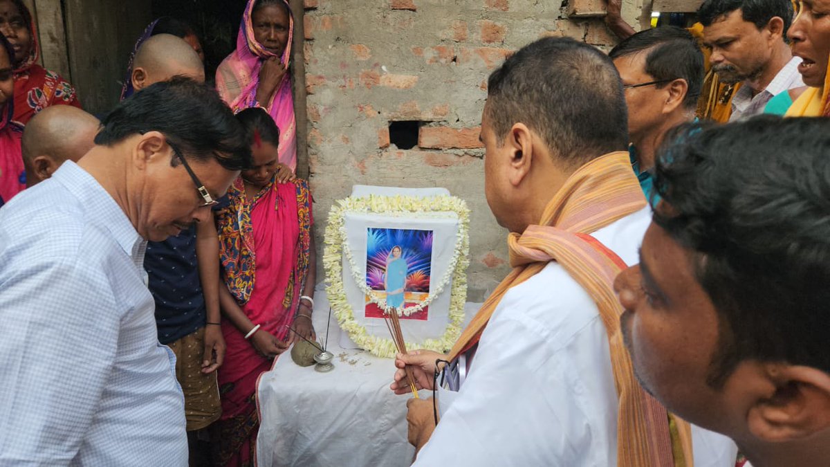 SuvenduWB's tweet photo. I visited the home of BJP SC Woman Karyakarta; Smt. Rathibala Adi, who was brutally killed by TMC goons in the Mansapukur market area of Sonachuda; Nandigram, on 23rd May.
I assured the bereaved family members of any and every support. On behalf of @BJP4Bengal I handed them some compensation and made a commitment that just like we pursued the matter of Debabrata Maity who was brutally murdered during the post poll violence of 2021, this time also we will do everything to seek justice for Smt. Rathibala Adi.