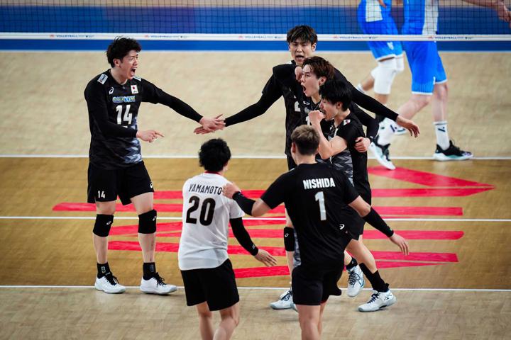 強敵撃破🔥

🇯🇵日本代表 3－1 スロベニア代表🇸🇮

#バレーボール男子日本代表 がVNL全勝のスロベニアに土をつける！世界ランクも4位をキープ

第1セット 25-23
第2セット 19-25
第3セット 26-24
第4セット 25-21

📸Volleyball World

#VNL2024 #男子バレー #ネーションズリーグ