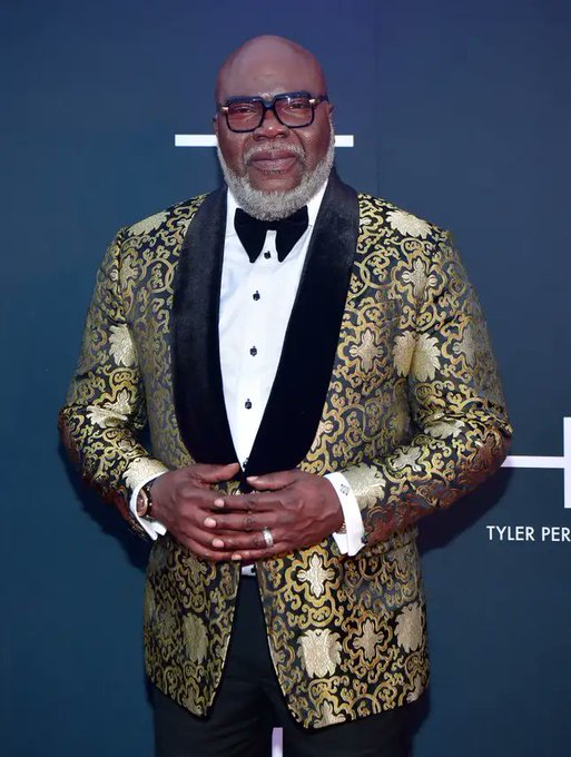 SandraDirkson's tweet photo. #LadySandraDirksonQuote: #LadySandraDirksonMinistries: Wishing, Bishop T. D. Jakes @BishopJakes "Potter's House Church. #HAPPYBIRTHDAY!!! #INTEGRITY IS A #MILLION DOLLAR WORD & YOU *ROCK* IT EVERYDAY!!! #GOD #GOLD #Celebrations #Enjoy #Trending #Blessed #Blessings #Love #MYPASTOR https://t.co/XjHZKNIdnI