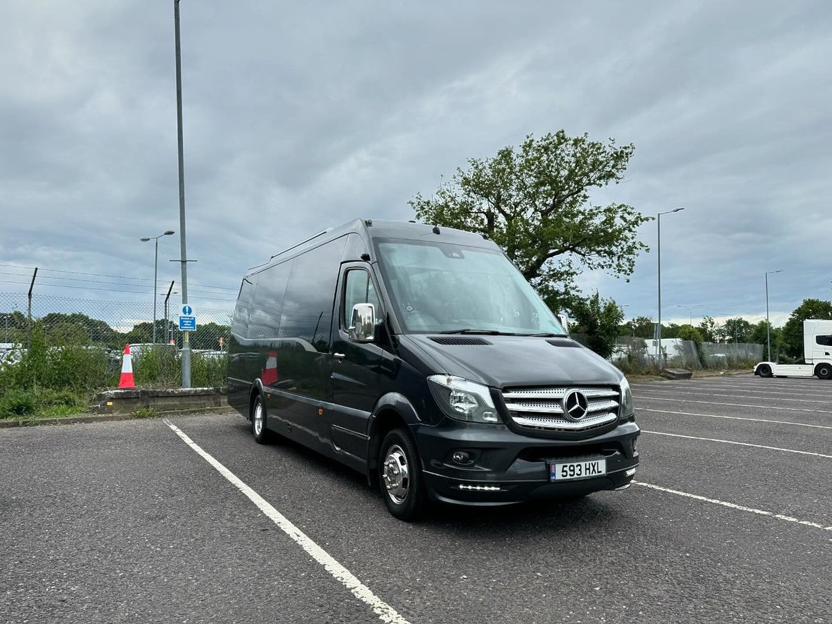 HosierXec's tweet photo. Our 16 passenger luxury Grand Tourer parked up at London Gatwick Airports Coach Park awaiting our lovely customers who are heading back to King’s Lynn, Norfolk after a week in the Sun 🇪🇸☀️

FB: https://t.co/9XFAUhNKNM
Web: https://t.co/QSWeBnj1vq https://t.co/LMQaM3Yz4F