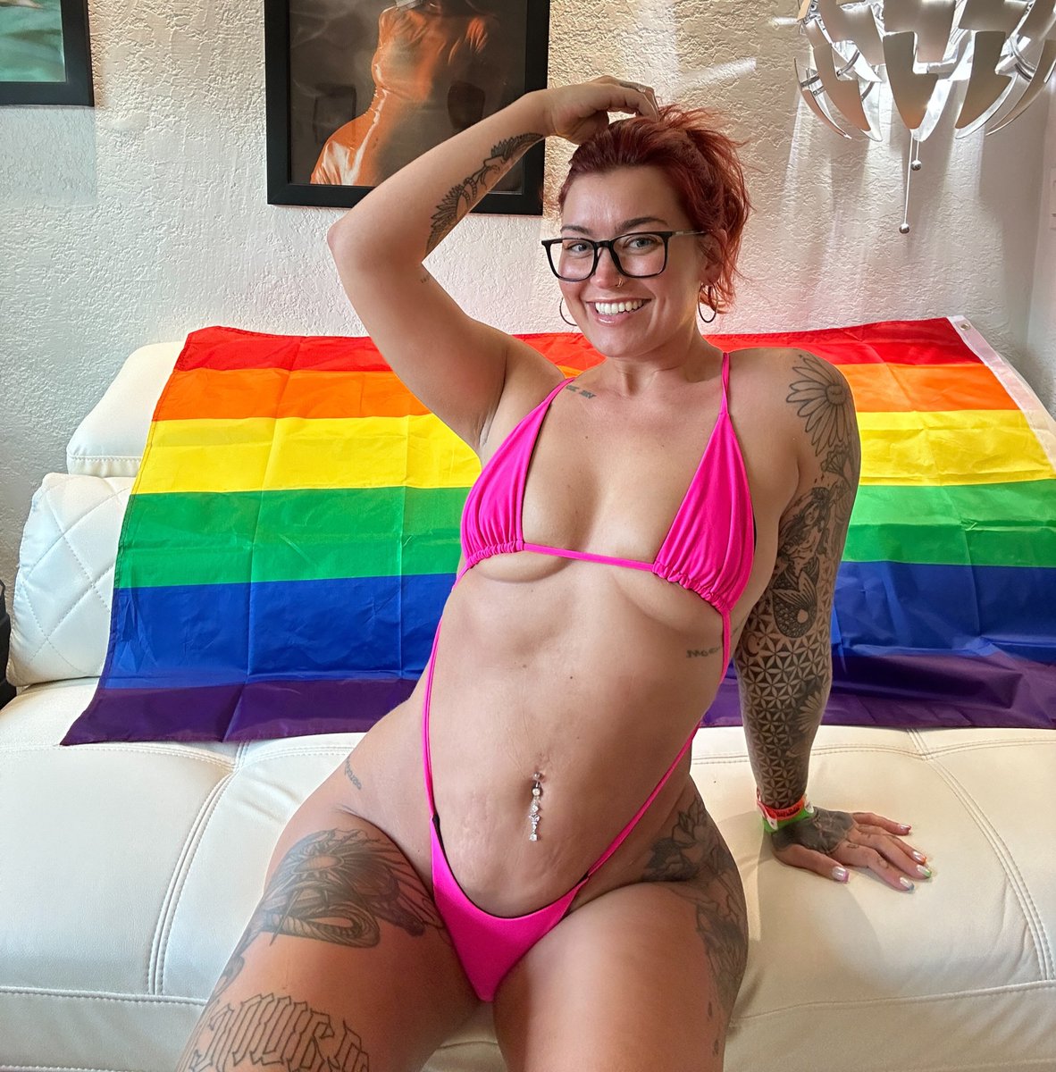 loverennxo's tweet photo. RT if you like thicc moms https://t.co/mD3asBXtKE