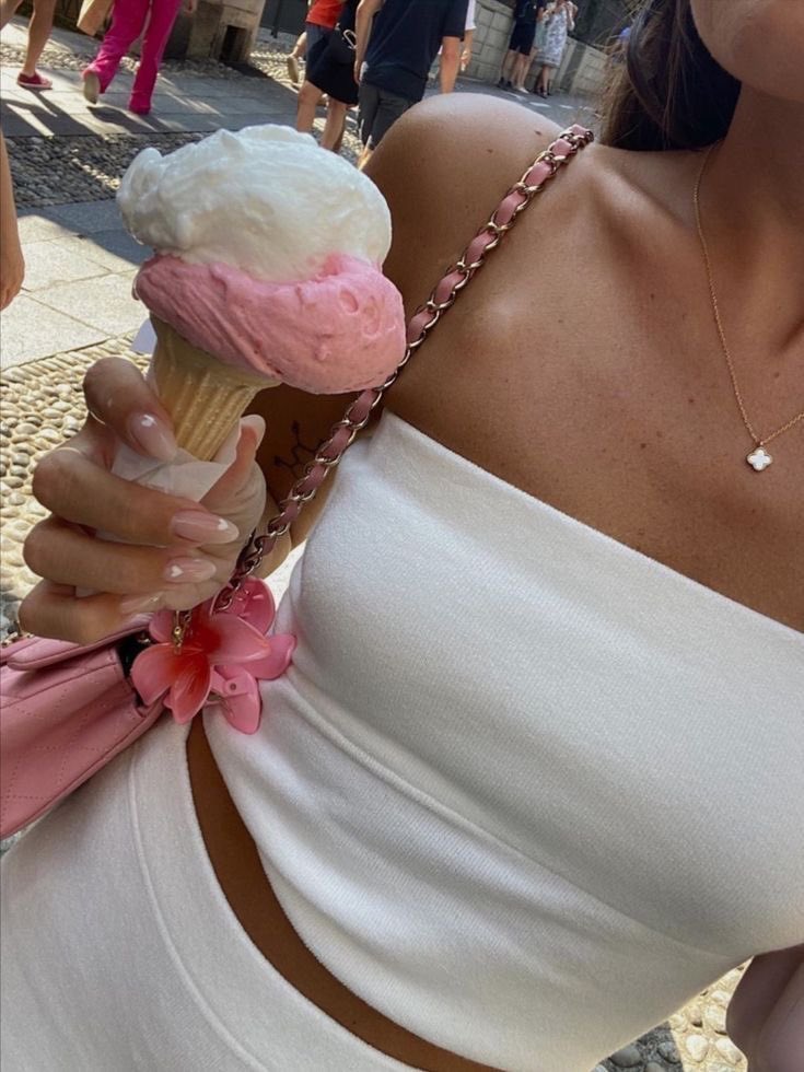 pinky holidays.