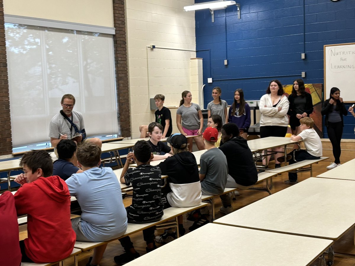 matessich's tweet photo. Our grade 6s enjoyed the walk to @WG_Davis! Thank you to the razorback students and Mr. Dube for the tour and tips! #readyformiddleschool @wrdsb @gvcwrdsb https://t.co/49AVDalY29