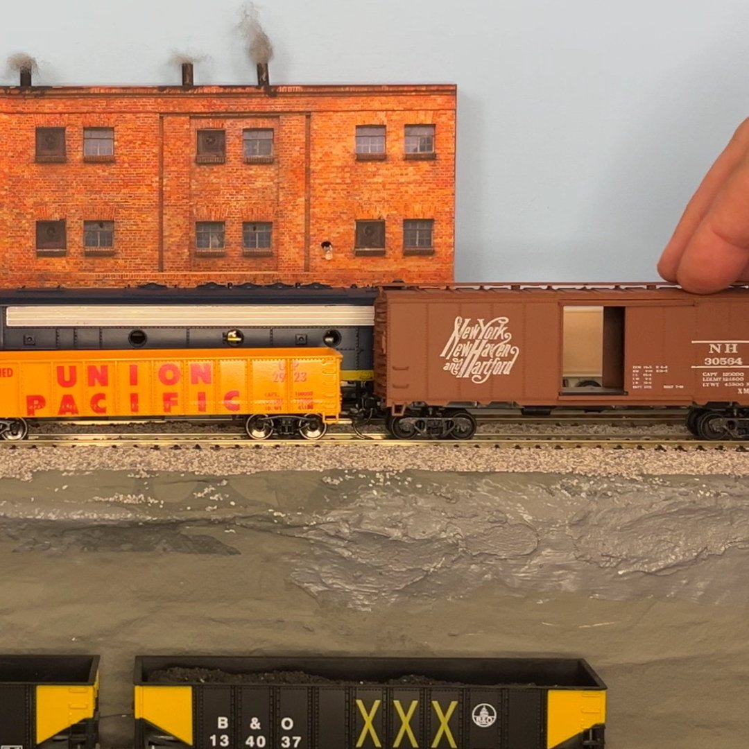 TwoRailfans's tweet photo. Taking a look at coupler height differences between brands and eras. #modeltrains #modelrailroad #kadee    https://t.co/XqyaYxLTGP https://t.co/aa9HzC9eMc