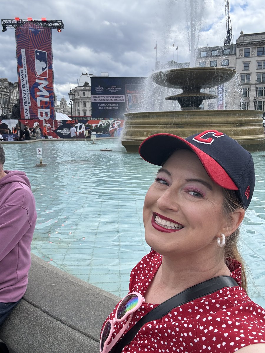 AmyHarber's tweet photo. it was legit cheaper to get a hat in England than Cleveland #fortheland #londonseries #mlbtakeover https://t.co/NGEM0gufze