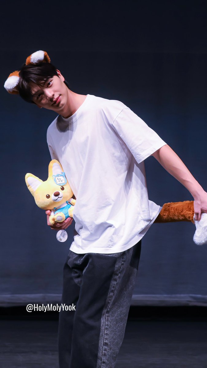Yookcartoon's tweet photo. 🦊

#비투비   #BTOB   #YOOKSUNGJAE  #육성재 @BTOB_6SJ https://t.co/VOL3x0QJPb