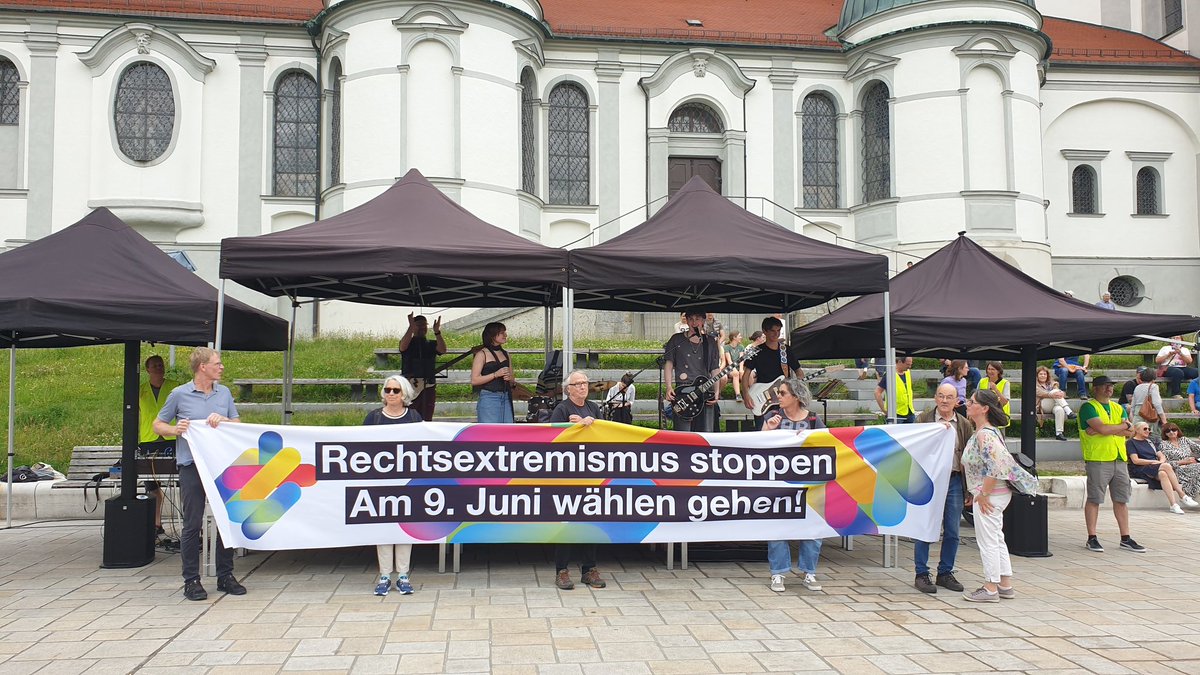 BgGroeni's tweet photo. Rechtsextremismus stoppen! Am 9. Juni wählen gehen! 

#noafd #EU #Kempten #Wahl #Demokratie https://t.co/KgF9zEcEsT